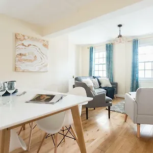 Apartment The Lapis Lounge - Large 3bdr House At River Avon, Bath